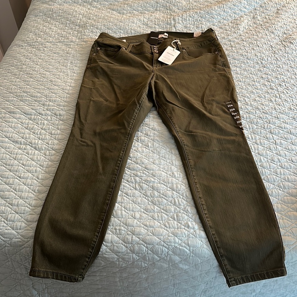 Olive green jeggings, very stretchy!!